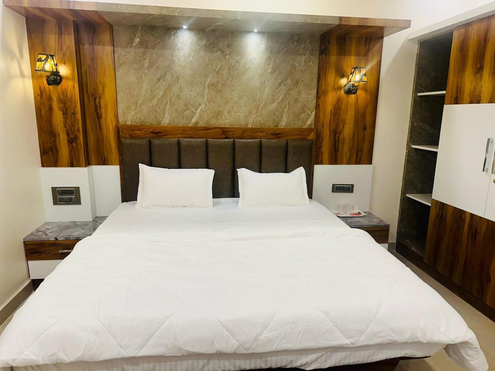 Hotel Yatri Nivas Sagara Zewnętrze zdjęcie